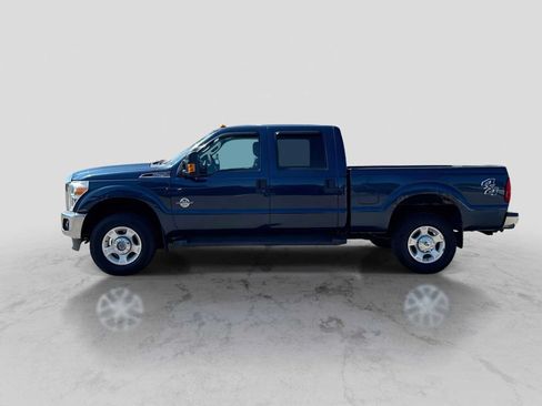 Used 2016 Ford F250 XLT w/ Snow Plow Prep Package AWD/4WD image 3