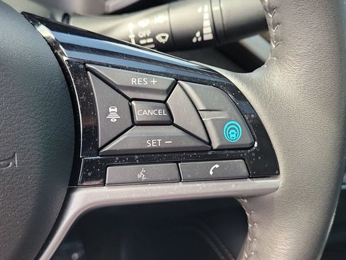 Used 2024 Nissan Altima 2.5 SL FWD image 11
