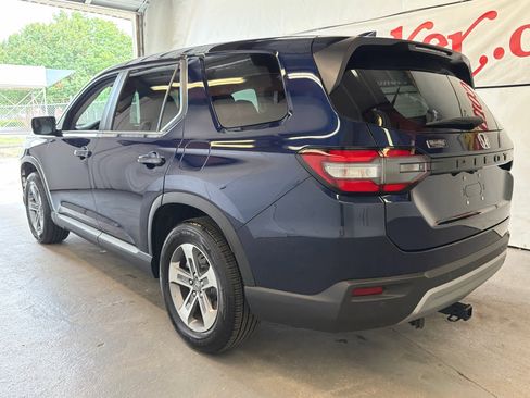 Used 2025 Honda Pilot EX-L image 9