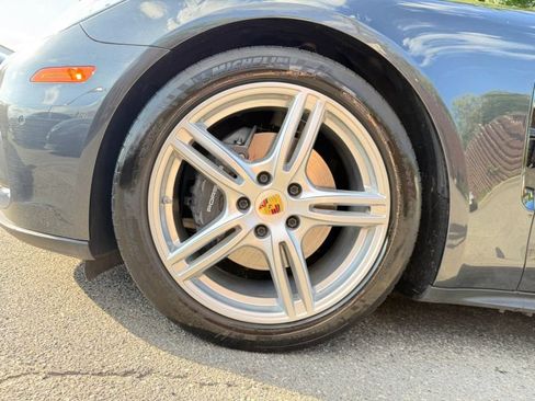 Used 2018 Porsche Panamera 4 AWD/4WD image 38