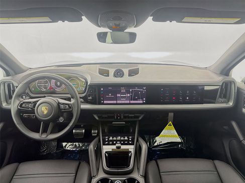 New 2025 Porsche Cayenne S image 11
