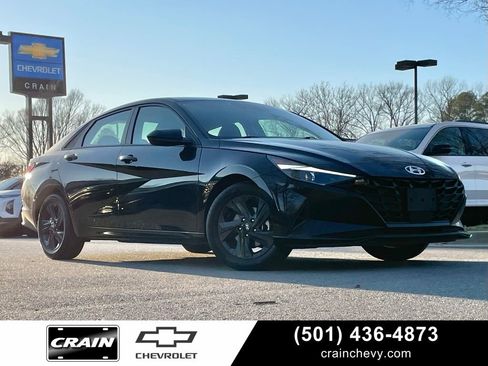 Used 2022 Hyundai Elantra SEL w/ Convenience Package image 1