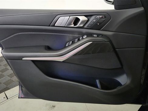 Used 2022 BMW X7 xDrive40i w/ Parking Assistance Package image 31