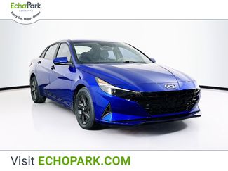 Used 2023 Hyundai Elantra SEL image 1