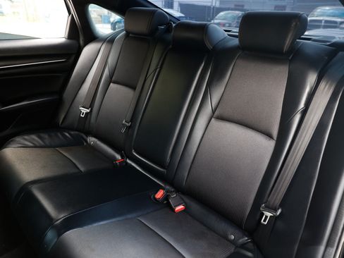 Used 2018 Honda Accord Sport image 11