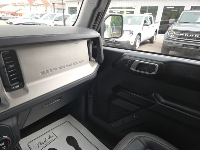 Used 2025 Ford Bronco Outer Banks AWD/4WD image 18