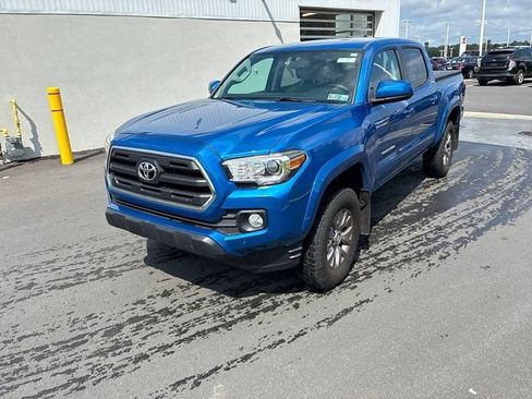 Used 2016 Toyota Tacoma SR5 w/ SR5 Appearance Package (SN) AWD/4WD image 19