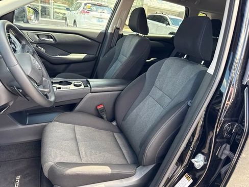 Used 2026 Nissan Rogue SV AWD/4WD image 3