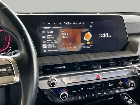 Used 2025 Nissan Rogue SV FWD image 6