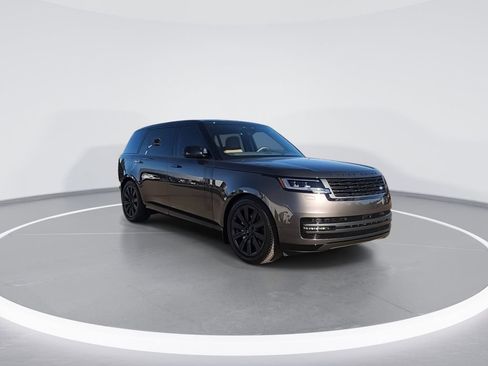 New 2026 Land Rover Range Rover Long Wheelbase SE AWD/4WD image 2