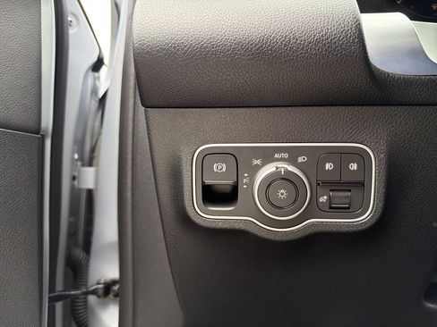 Used 2026 Mercedes-Benz GLB 250 4MATIC image 15