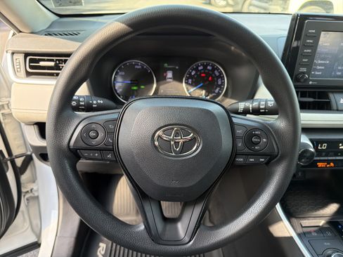 Used 2020 Toyota RAV4 XLE w/ Convenience Package AWD/4WD image 18