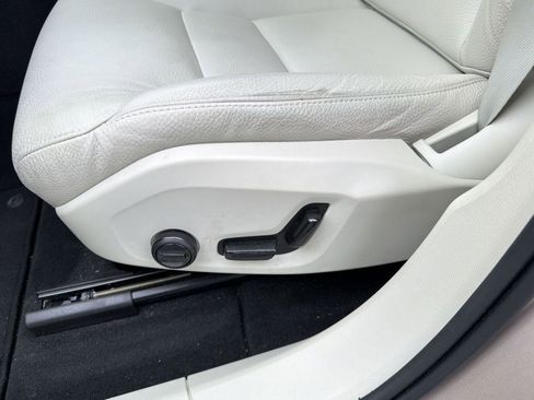 Used 2024 Volvo XC60 B5 Plus w/ Climate Package image 14