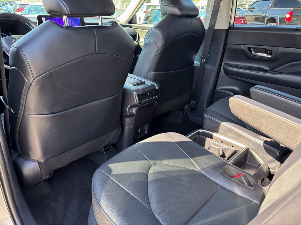 Used 2025 Toyota Grand Highlander AWD image 45
