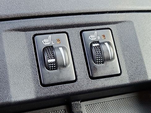 Used 2015 Toyota Camry XLE image 23