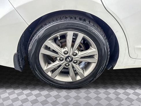 Used 2018 Hyundai Elantra SEL image 32