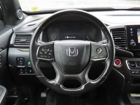 Used 2023 Honda Passport TrailSport image 18