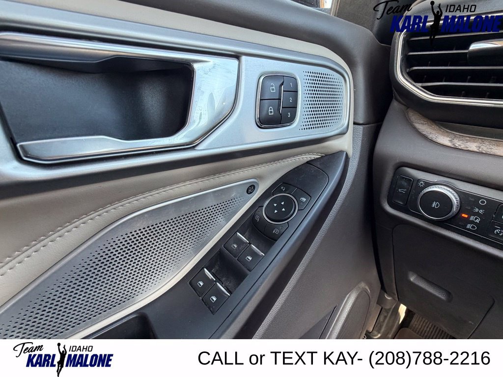 Used 2020 Ford Explorer Platinum w/ Premium Technology Package AWD/4WD image 43