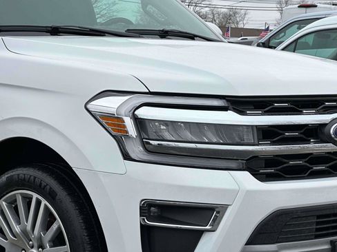 Used 2024 Ford Expedition Limited image 7