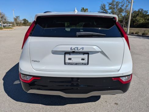 Certified 2025 Kia Niro Wind image 6