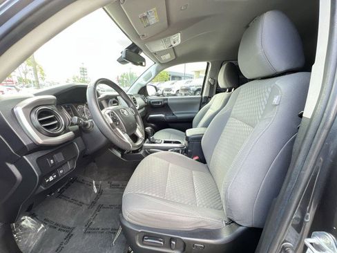 Used 2022 Toyota Tacoma SR5 image 18
