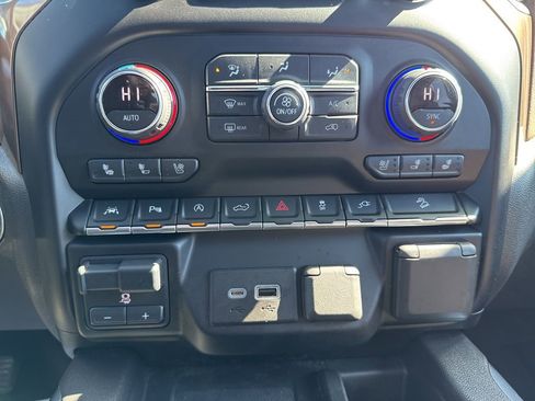 Used 2021 Chevrolet Silverado 1500 High Country w/ Technology Package AWD/4WD image 27