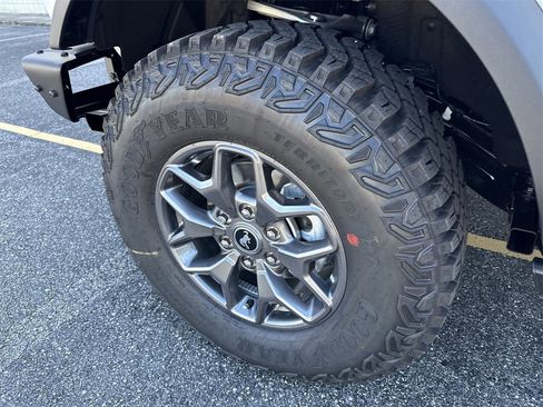 New 2025 Ford Bronco Badlands image 11