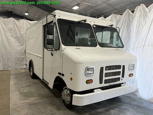 Used 2014 Ford E-350 and Econoline 350 Super Duty w/ A/C Prep Package RWD image 2