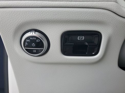 Used 2023 Mercedes-Benz EQE 350+ 4MATIC SUV w/ Exclusive Trim Package image 25