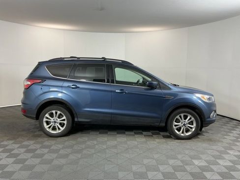 Used 2018 Ford Escape SE w/ Ford Safe & Smart Package image 4