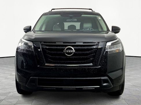 Used 2022 Nissan Pathfinder SV w/ SV Black Package image 2