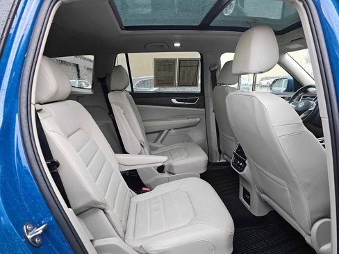 Used 2025 Volkswagen Atlas SEL image 14