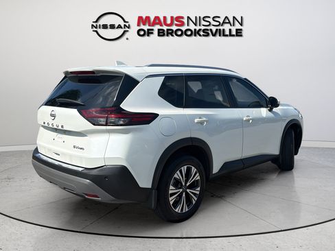 Certified 2022 Nissan Rogue SV w/ SV Premium Package AWD/4WD image 10