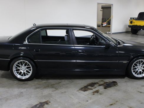 Used 2001 BMW 740iL RWD image 3
