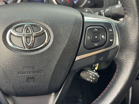 Used 2017 Toyota Camry SE image 20