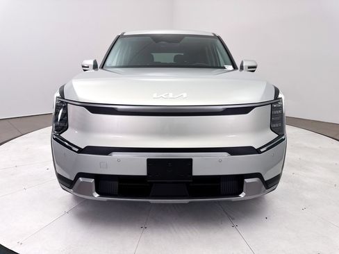 Certified 2024 Kia EV9 Light Long Range RWD image 14
