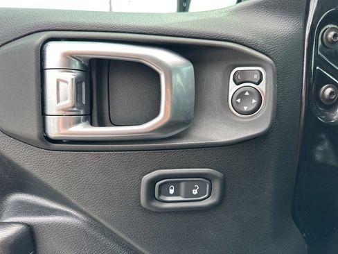 Used 2020 Jeep Wrangler Unlimited Sport AWD/4WD image 25