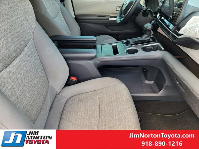 Used 2021 Toyota Sienna LE FWD image 15
