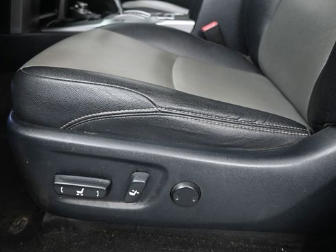 Used 2017 Toyota 4Runner SR5 Premium AWD/4WD image 10