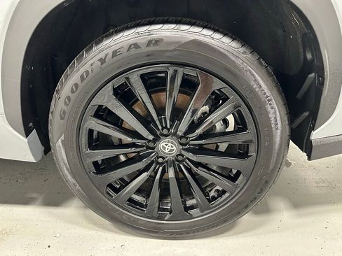 Used 2025 Toyota Highlander XSE image 71