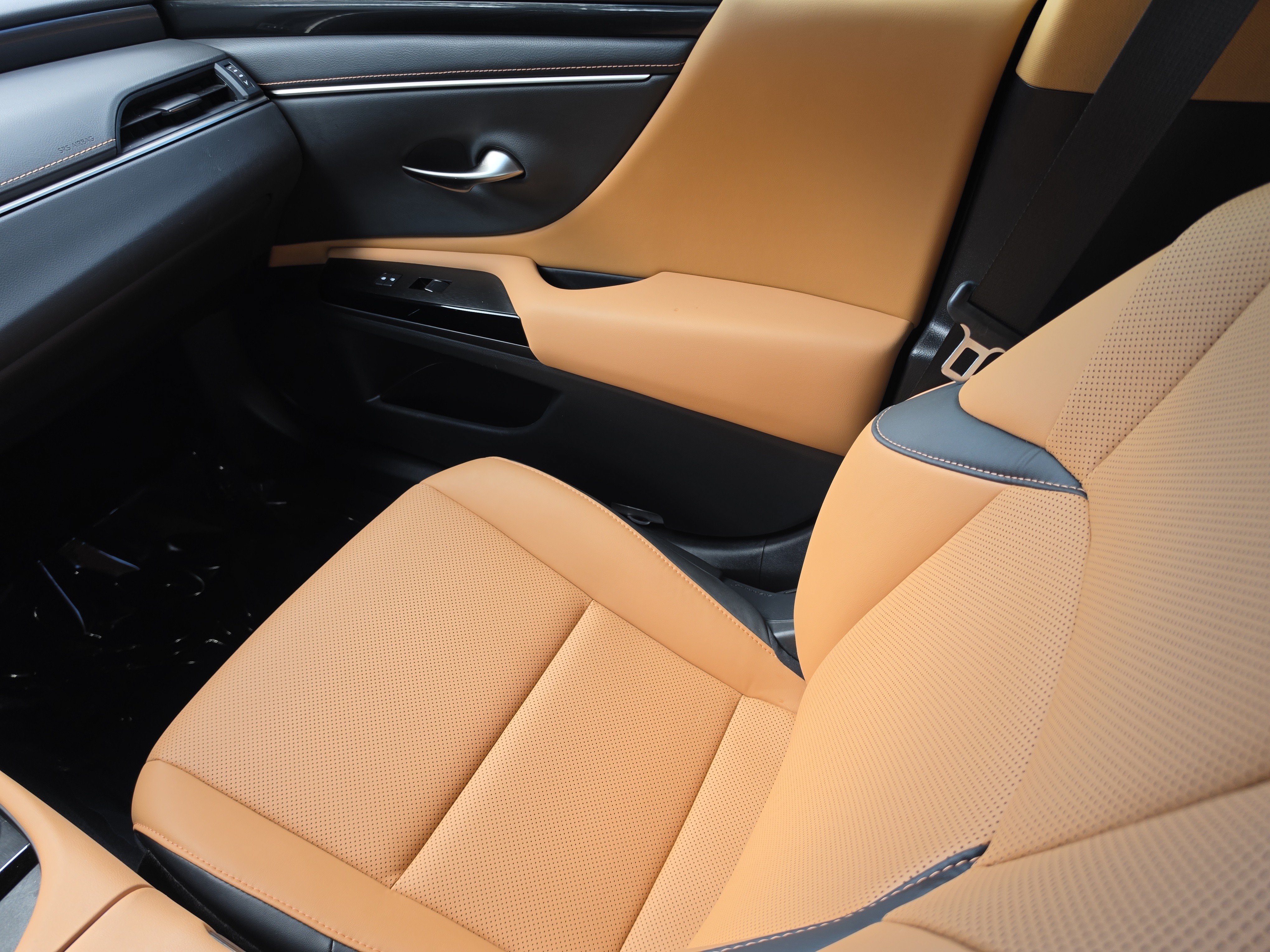 Used 2023 Lexus ES 350 w/ Accessory Package (Z2) FWD image 15