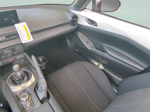 New 2026 MAZDA MX-5 Miata Club w/ Interior Package RWD image 11