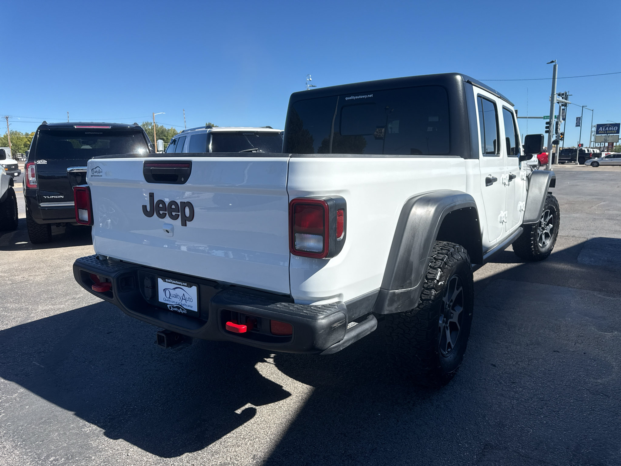 Used 2021 Jeep Gladiator Rubicon w/ Cold Weather Group AWD/4WD image 6