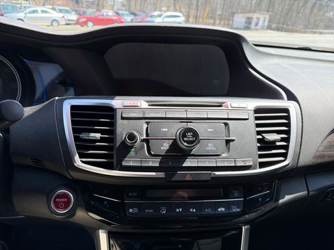 Used 2017 Honda Accord Hybrid Sedan image 15