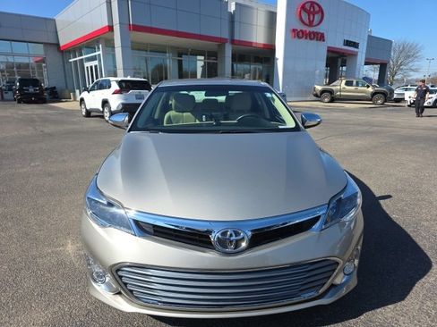 Used 2013 Toyota Avalon XLE image 2