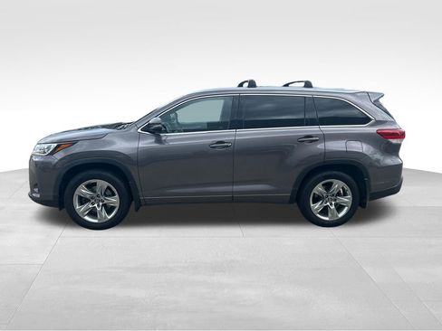 Used 2019 Toyota Highlander Limited AWD/4WD image 2