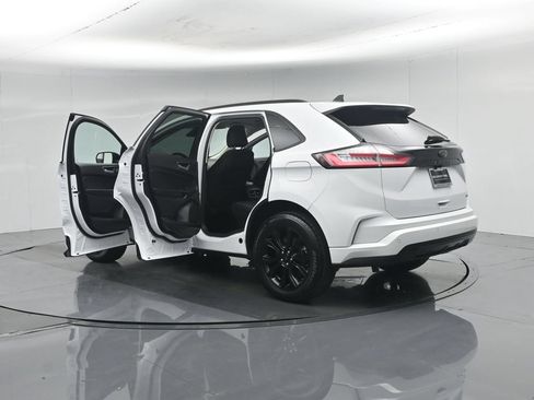 Used 2022 Ford Edge SE w/ Black Appearance Package AWD/4WD image 31