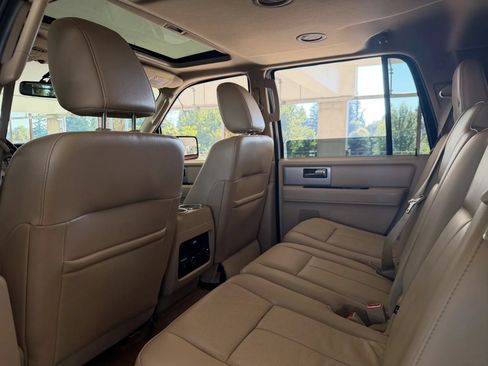 Used 2015 Ford Expedition EL Limited w/ Equipment Group 301A AWD/4WD image 22