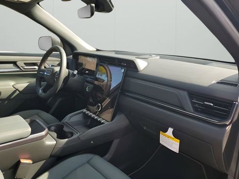 New 2026 GMC Terrain AT4 w/ Convenience Package III image 14