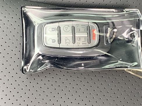 New 2026 Chrysler Pacifica Select image 33